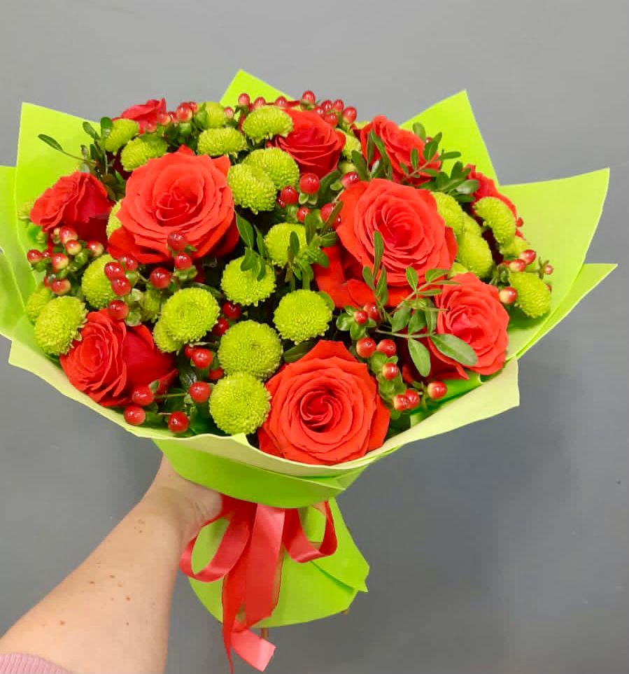 Букет цветов из: Хризантемы и Розы в Турыгино