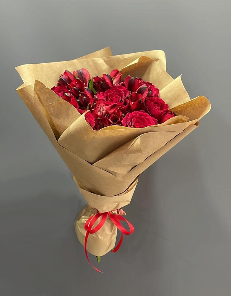 Букет цветов из: Альстромерии и Розы в Турыгино