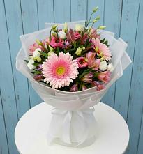 Букет цветов из:  Герберы, Альстромерии и Лизиантусы в Турыгино