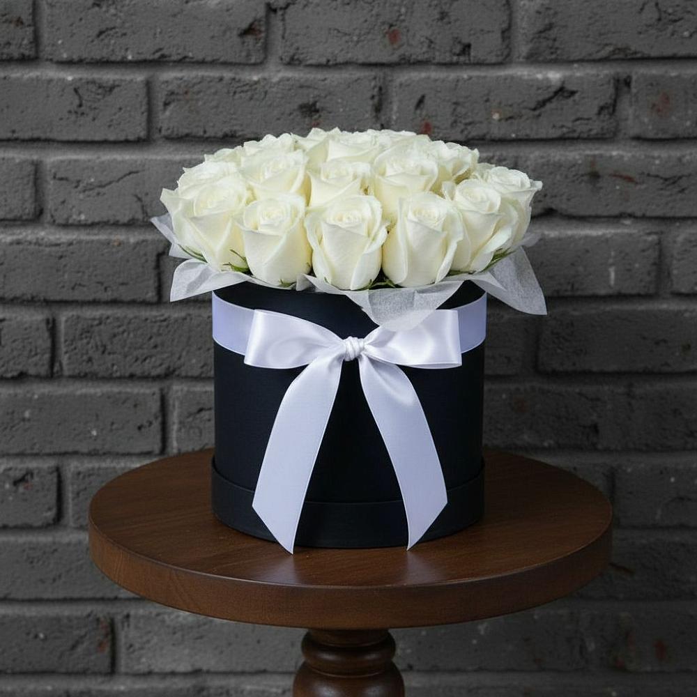 Цветочная композиция из Розы в шляпной коробке в Турыгино