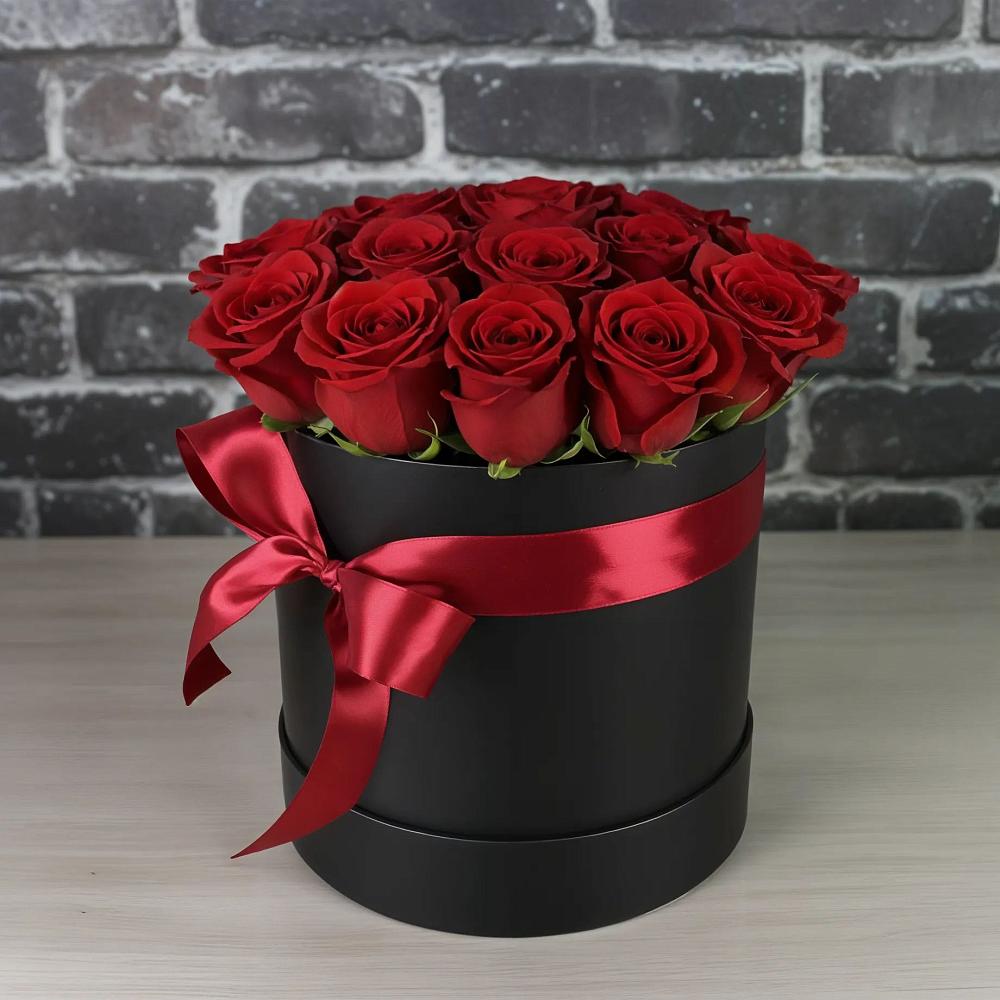 Цветочная композиция из Розы в шляпной коробке в Турыгино