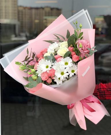 Букет цветов из: Розы, Лизиантусы и Хризантемы в Турыгино