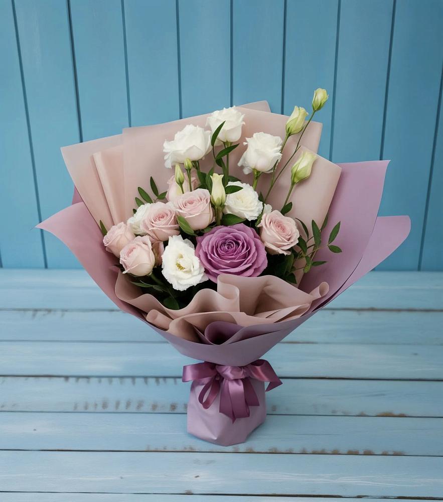 Букет цветов из: Розы и Лизиантусы в Турыгино